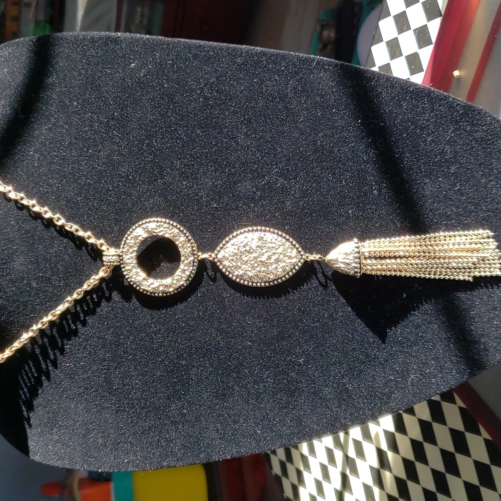 NWT Erica Lyons gold necklace